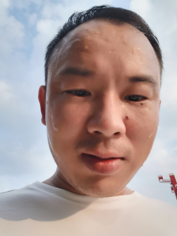 唐老鸭的第一张照片--大连相亲服务中心