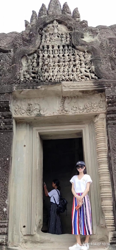 桃花与酒的第一张照片--大连相亲服务中心