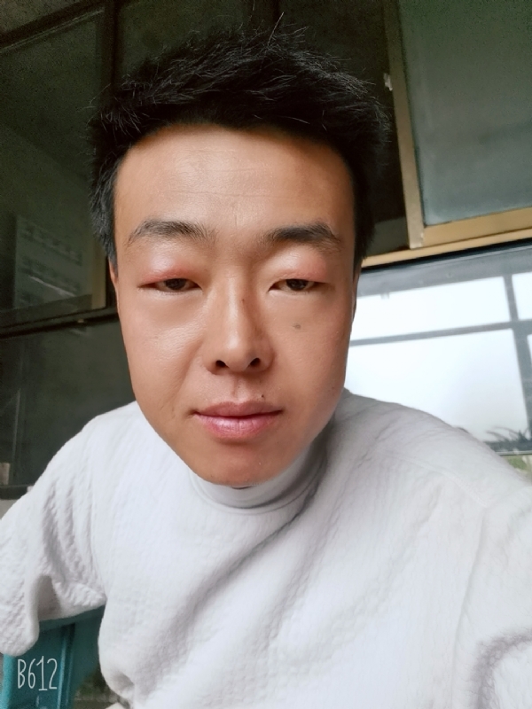 缺爱80后的第一张照片--大连相亲服务中心