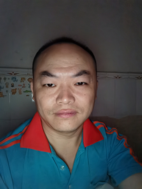 与子携老的第二张照片--大连相亲服务中心