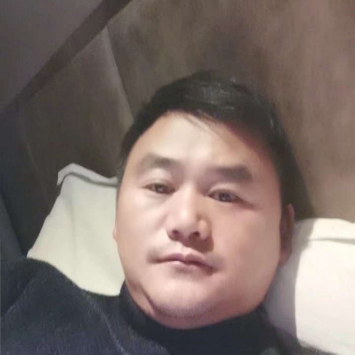 奔跑的第三张照片--大连相亲服务中心