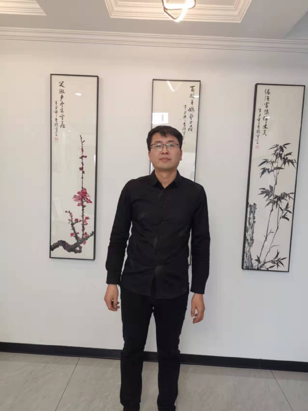 情义比天高的第一张照片--大连相亲服务中心