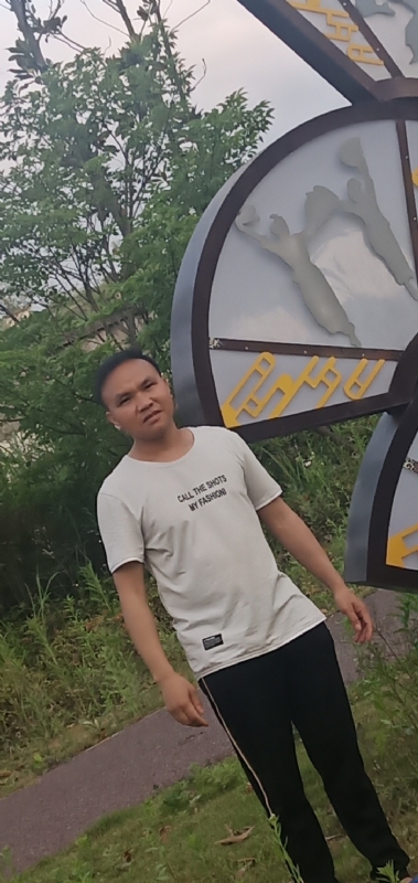 愉快的阳光的第一张照片--大连相亲服务中心