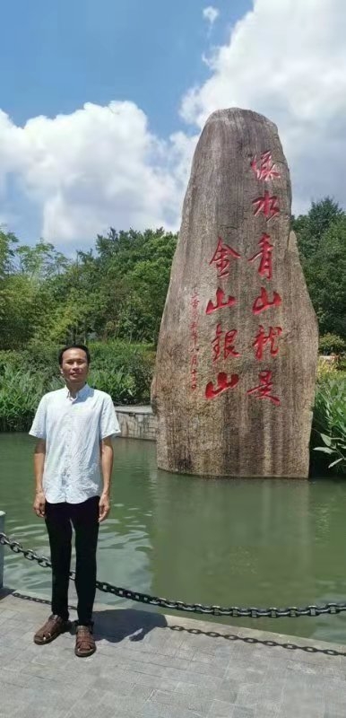 青山依旧的第一张照片--大连相亲服务中心