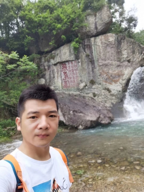 愿得一人心的第一张照片--大连相亲服务中心