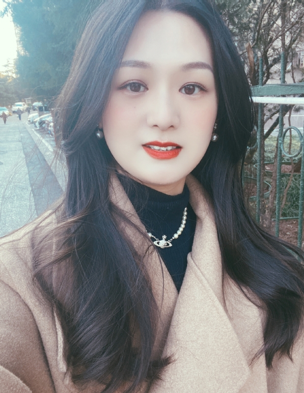 盧盈穎的第一张照片--大连相亲服务中心