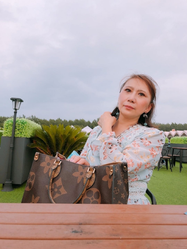 鸿运来的第一张照片--大连相亲服务中心