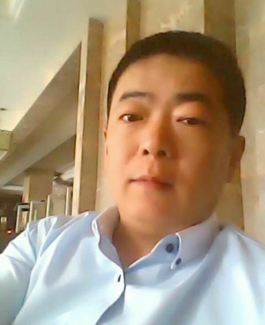 落叶随风的第一张照片--大连相亲服务中心