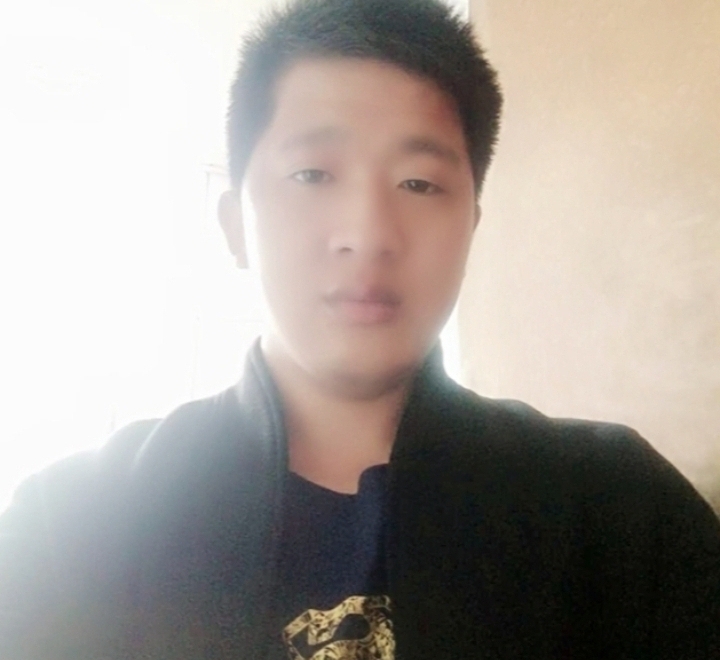 形影不离的第一张照片--大连相亲服务中心