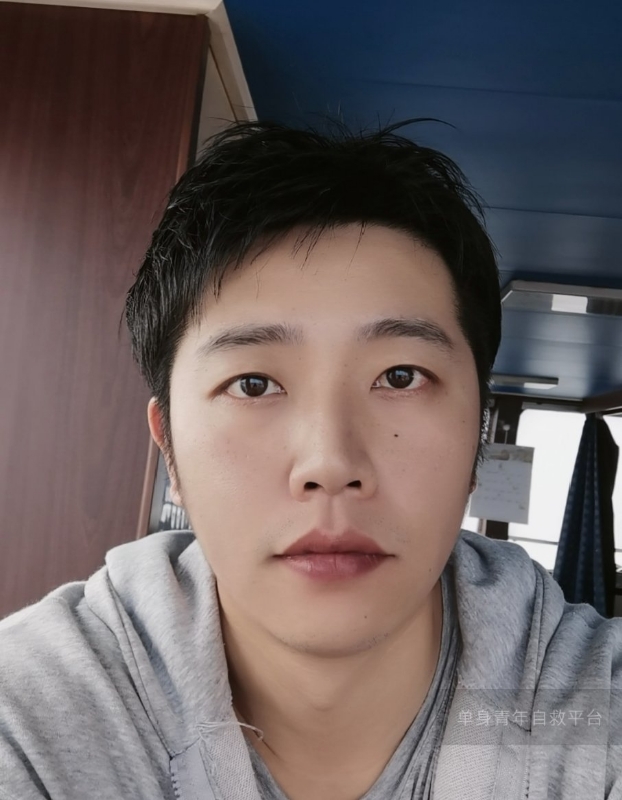 不太帅的男人的第二张照片--大连相亲服务中心