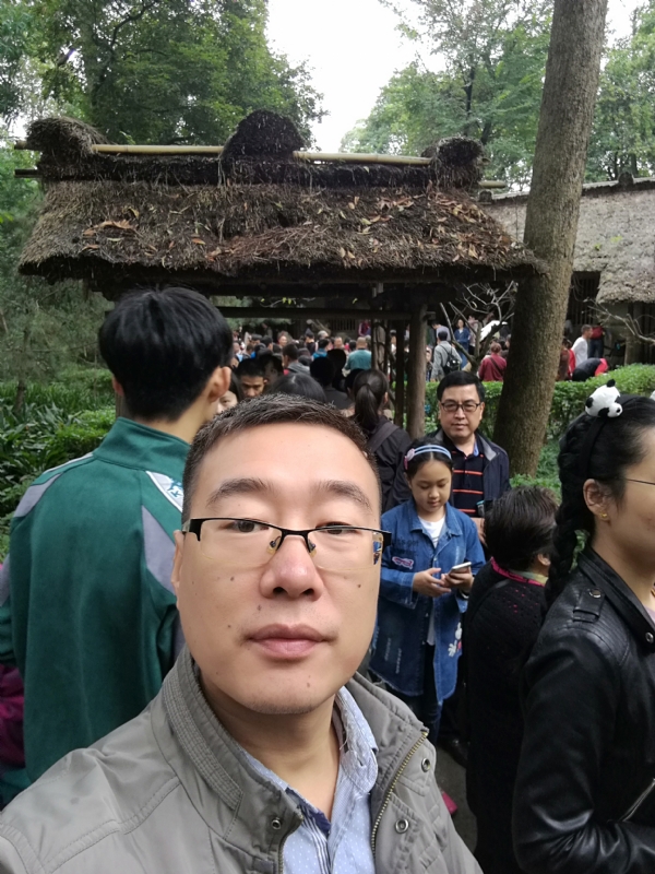 撑起一片天的第一张照片--大连相亲服务中心