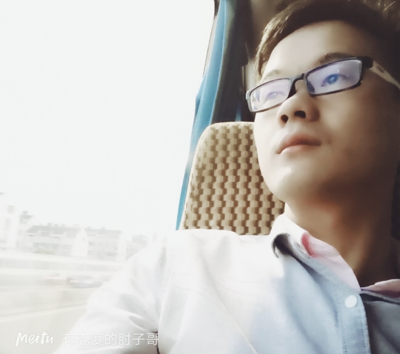 尹骏的第三张照片--大连相亲服务中心