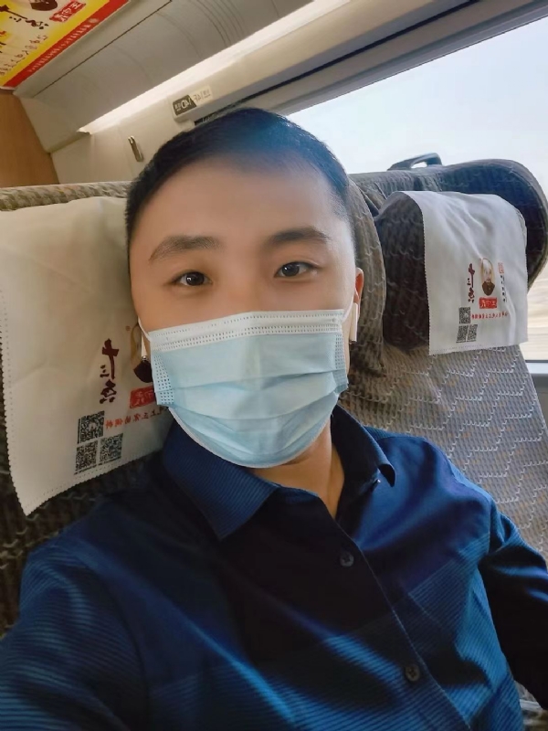 孤独的小屁猪的第二张照片--大连相亲服务中心