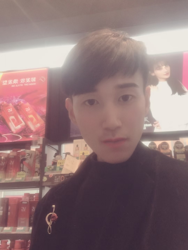 唯美的爱情故事的第一张照片--大连相亲服务中心