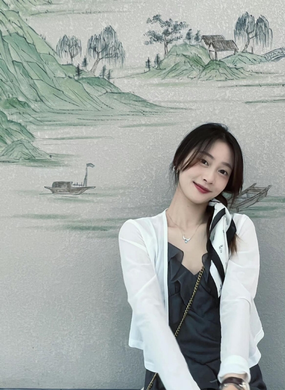 小趴菜的第一张照片--大连相亲服务中心