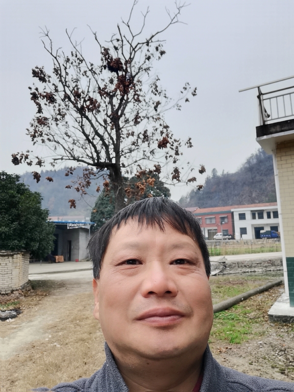 苏众青春冲浪的第二张照片--大连相亲服务中心