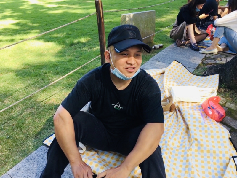 好大一颗石头的第一张照片--大连相亲服务中心