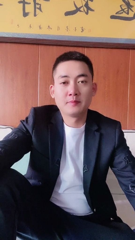 李泽胜的第一张照片--大连相亲服务中心