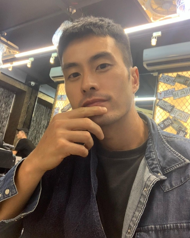 伟业强哥的第一张照片--大连相亲服务中心