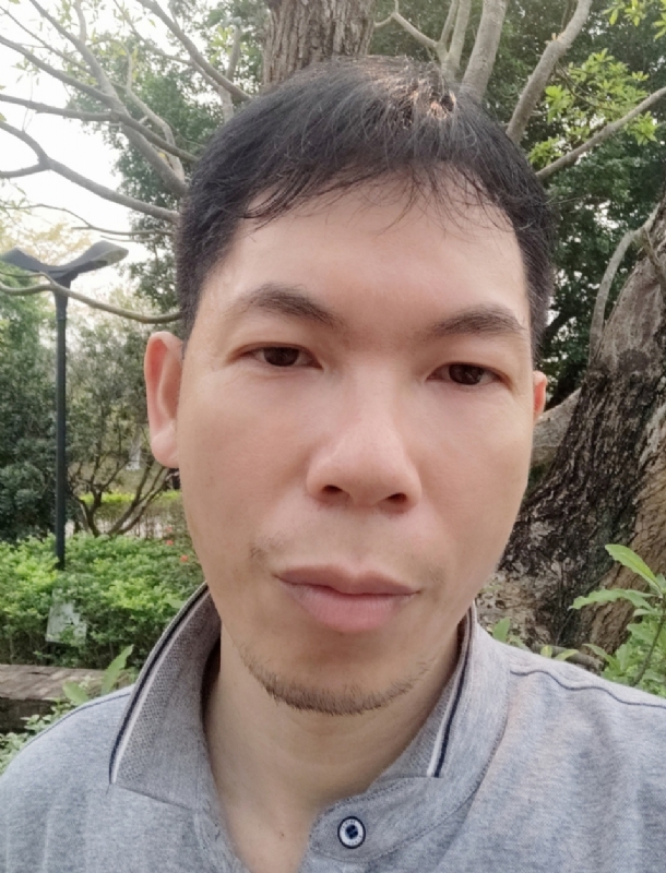 漂浮的云的第一张照片--大连相亲服务中心