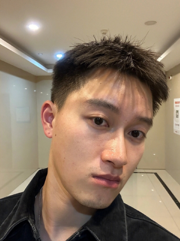 月光之下的第一张照片--大连相亲服务中心