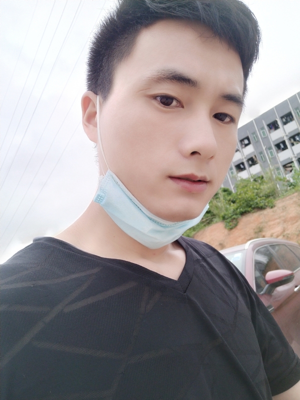 何凡的第二张照片--大连相亲服务中心