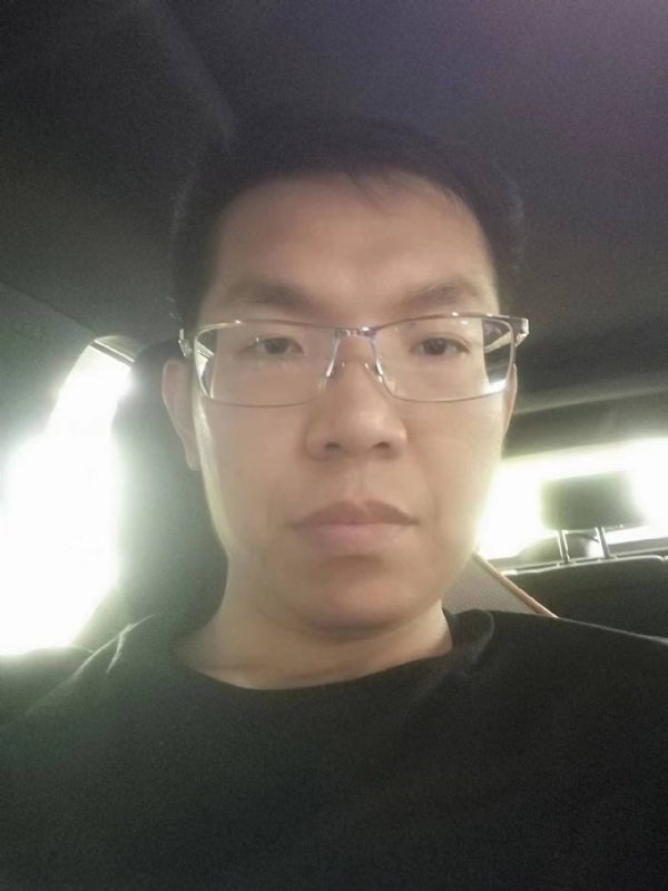 小黑包的第一张照片--大连相亲服务中心