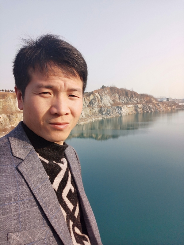 寒夜的第二张照片--大连相亲服务中心