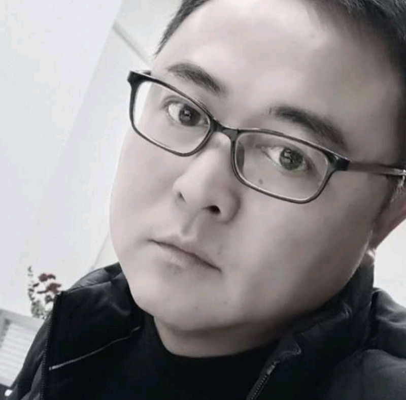 小石头的第二张照片--大连相亲服务中心