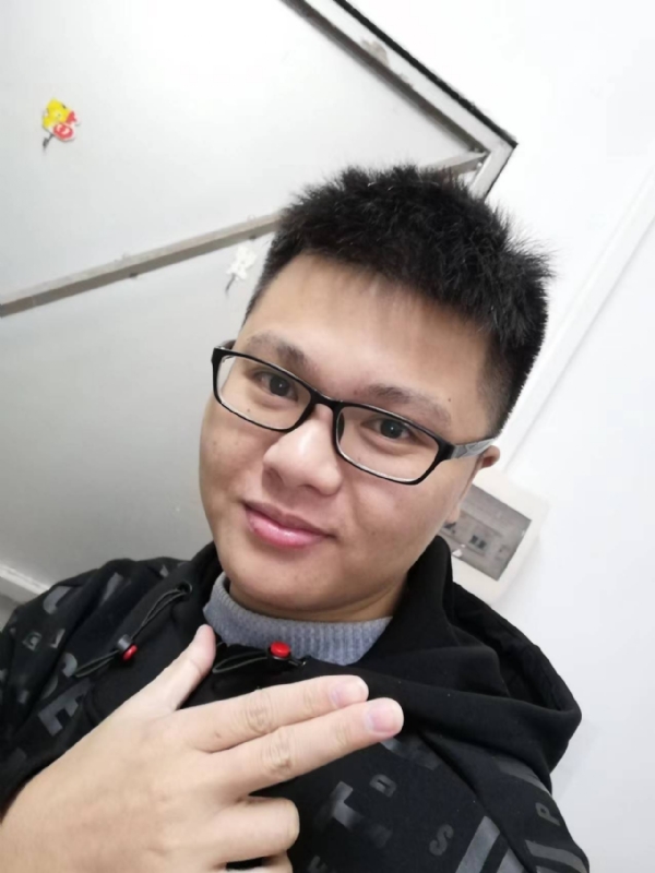 小小梦执的第一张照片--大连相亲服务中心