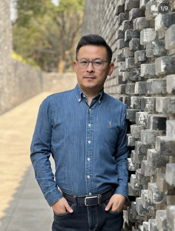 岁月不饶人的第一张照片--大连相亲服务中心