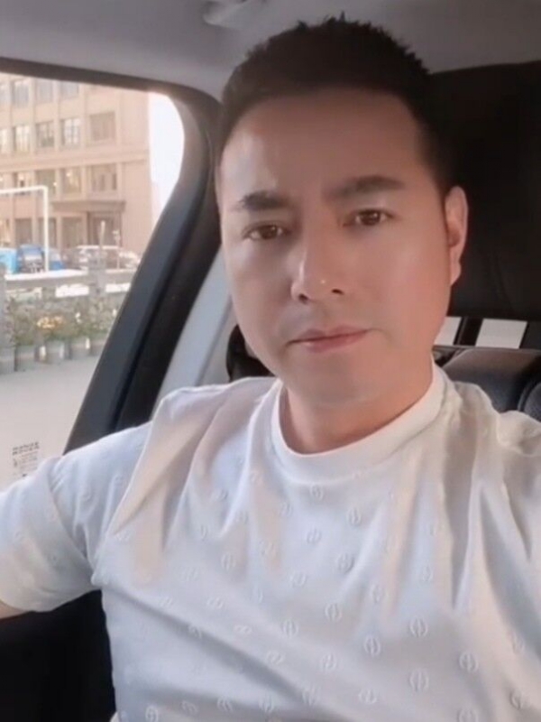 勿忘初心的第一张照片--大连相亲服务中心