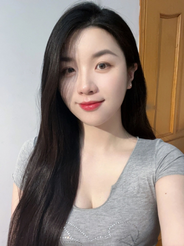 乔乔在寻爱的第一张照片--大连相亲服务中心