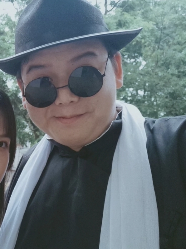 小路口的第一张照片--大连相亲服务中心