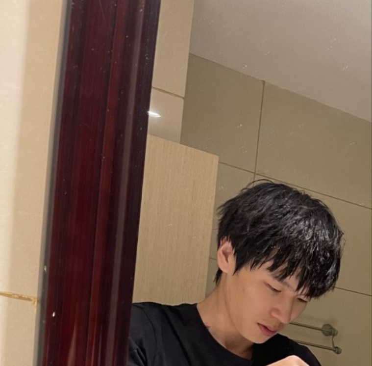 无眠的第一张照片--大连相亲服务中心