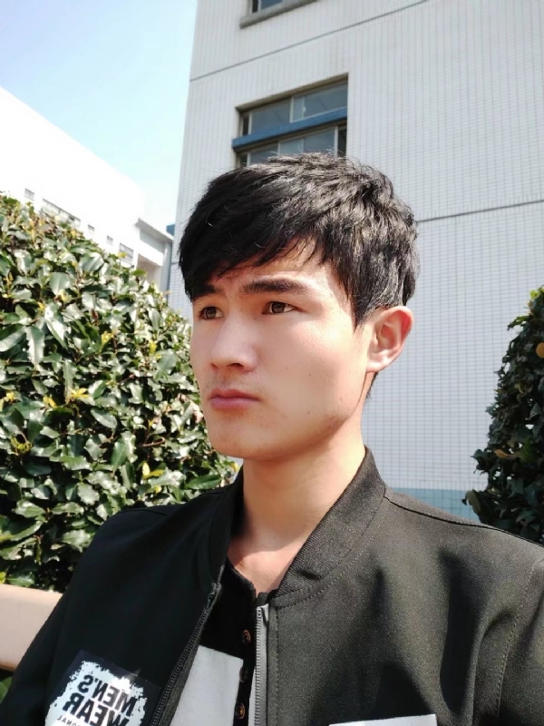 阳光男孩的第四张照片--大连相亲服务中心