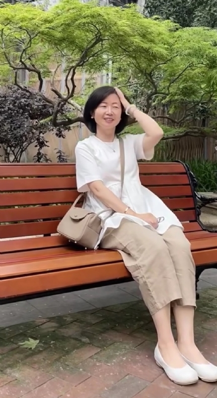 千年老母猪的第三张照片--大连相亲服务中心