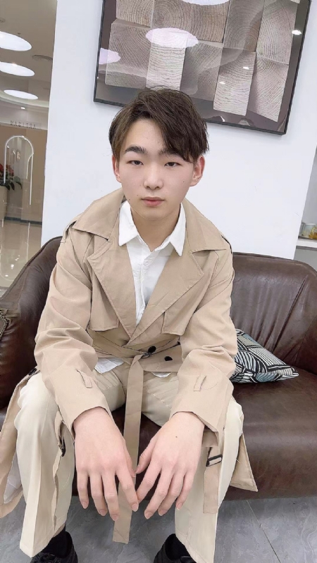 啊哲的第一张照片--大连相亲服务中心