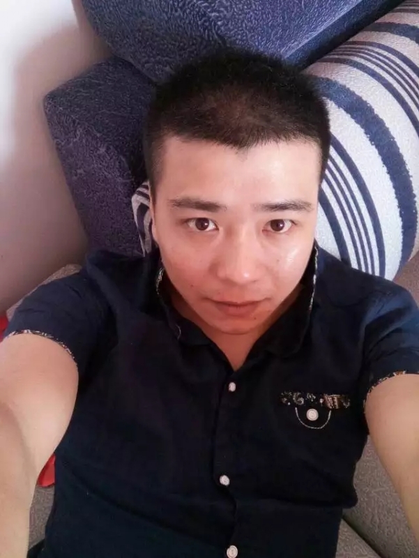 漫步的面包的第一张照片--大连相亲服务中心