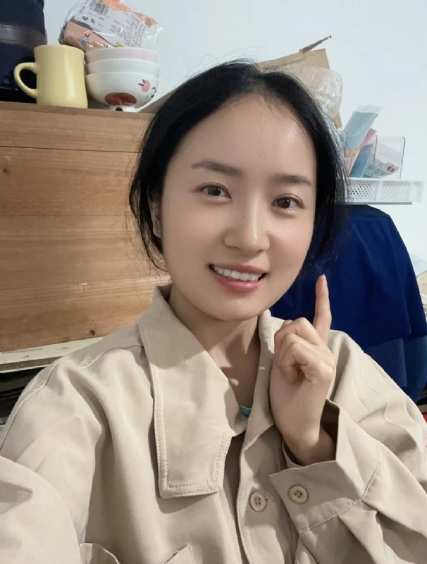 多喝热水的第一张照片--大连相亲服务中心