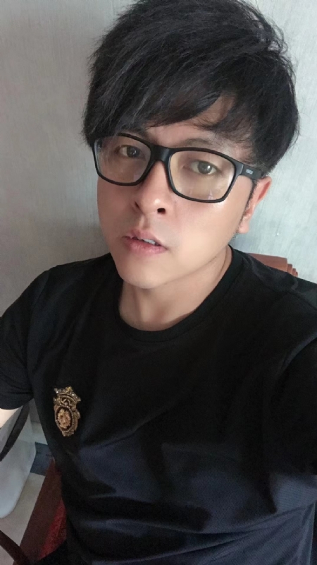 爱你永远不容易的第一张照片--大连相亲服务中心