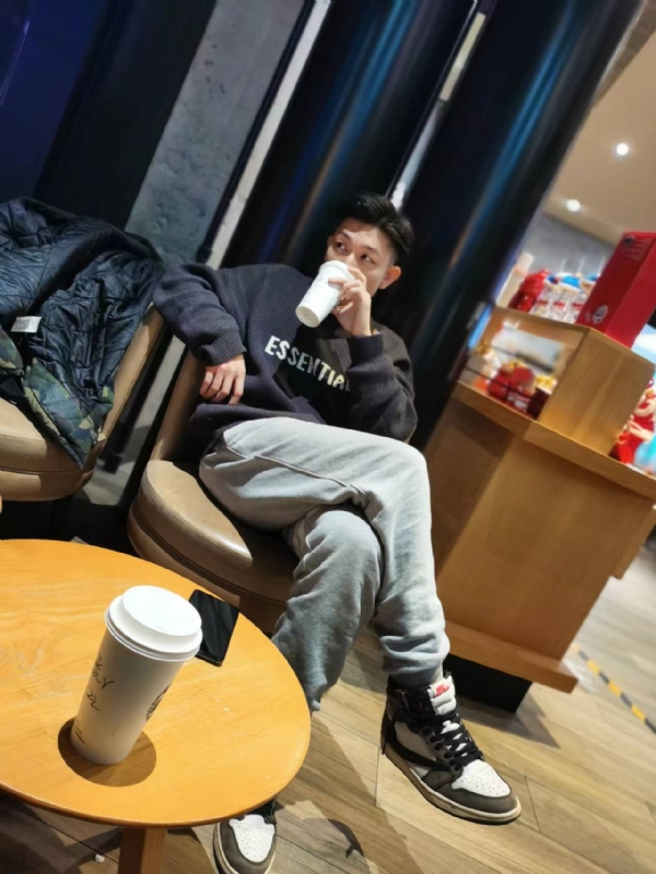 LAZY的第一张照片--大连相亲服务中心