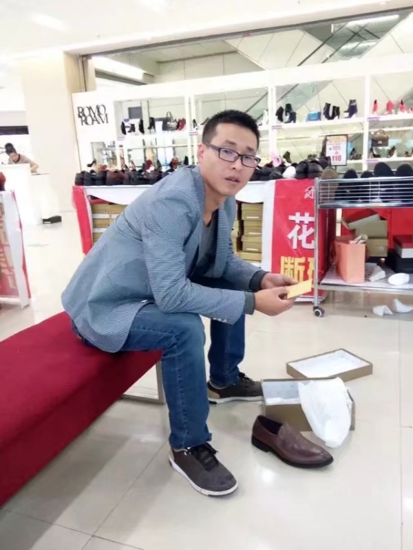 借我你的手的第一张照片--大连相亲服务中心