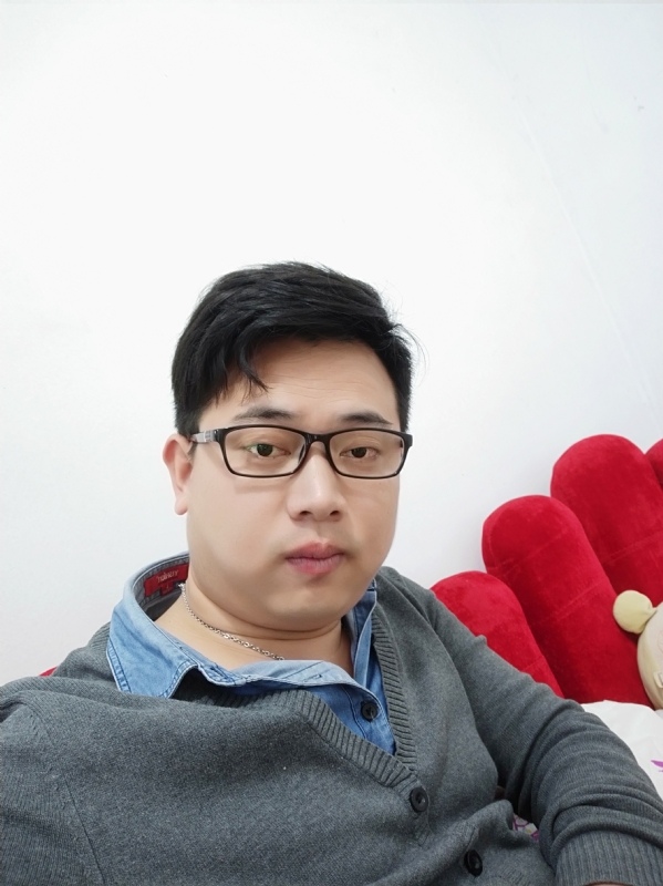 何必在亿的第一张照片--大连相亲服务中心