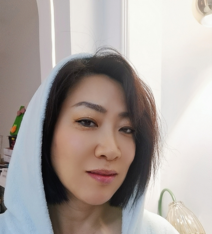 火玫瑰的第一张照片--大连相亲服务中心