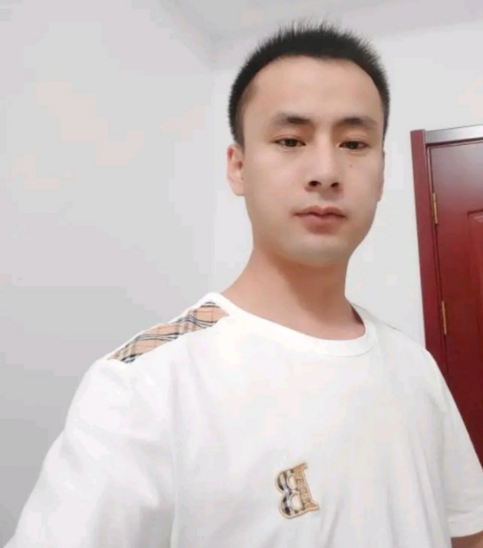 海阔天空的第一张照片--大连相亲服务中心