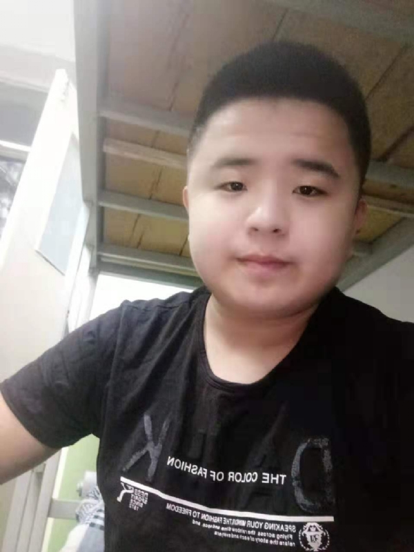 打小就爱淘气的第一张照片--大连相亲服务中心