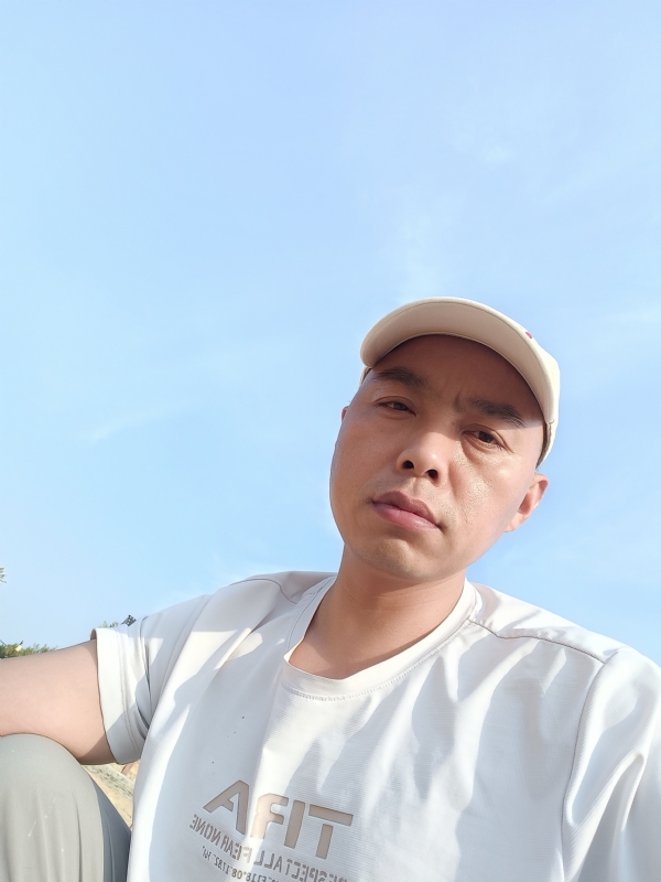 哥哥的第一张照片--大连相亲服务中心