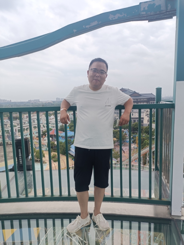 飞哥的第一张照片--大连相亲服务中心