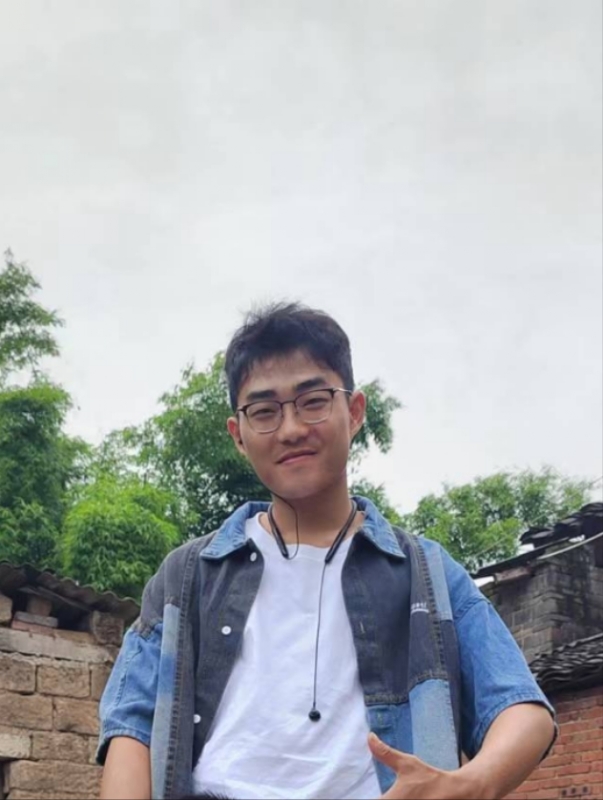 越努力越幸运的第一张照片--大连相亲服务中心